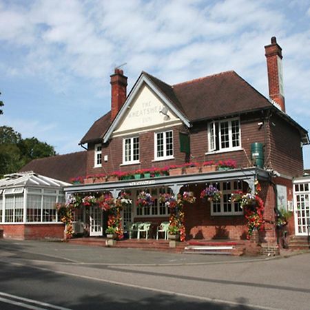 The Wheatsheaf Inn Haslemere Buitenkant foto