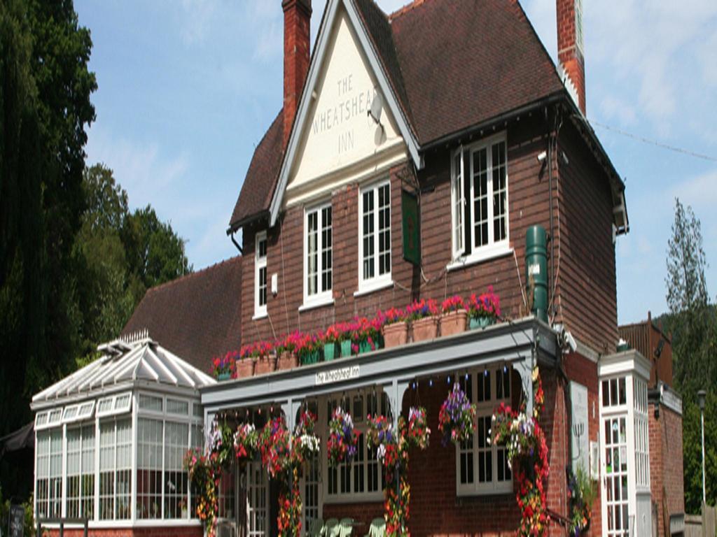 The Wheatsheaf Inn Haslemere Buitenkant foto